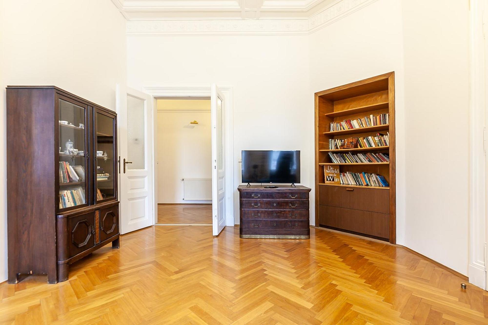 Royal Apartment By Charles Bridge View Of Saint Nicholas Church Prague Exterior photo